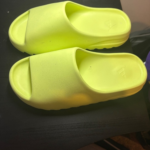 adidas Yeezy Slide Glow Green 2023 size 11 - Picture 4 of 5